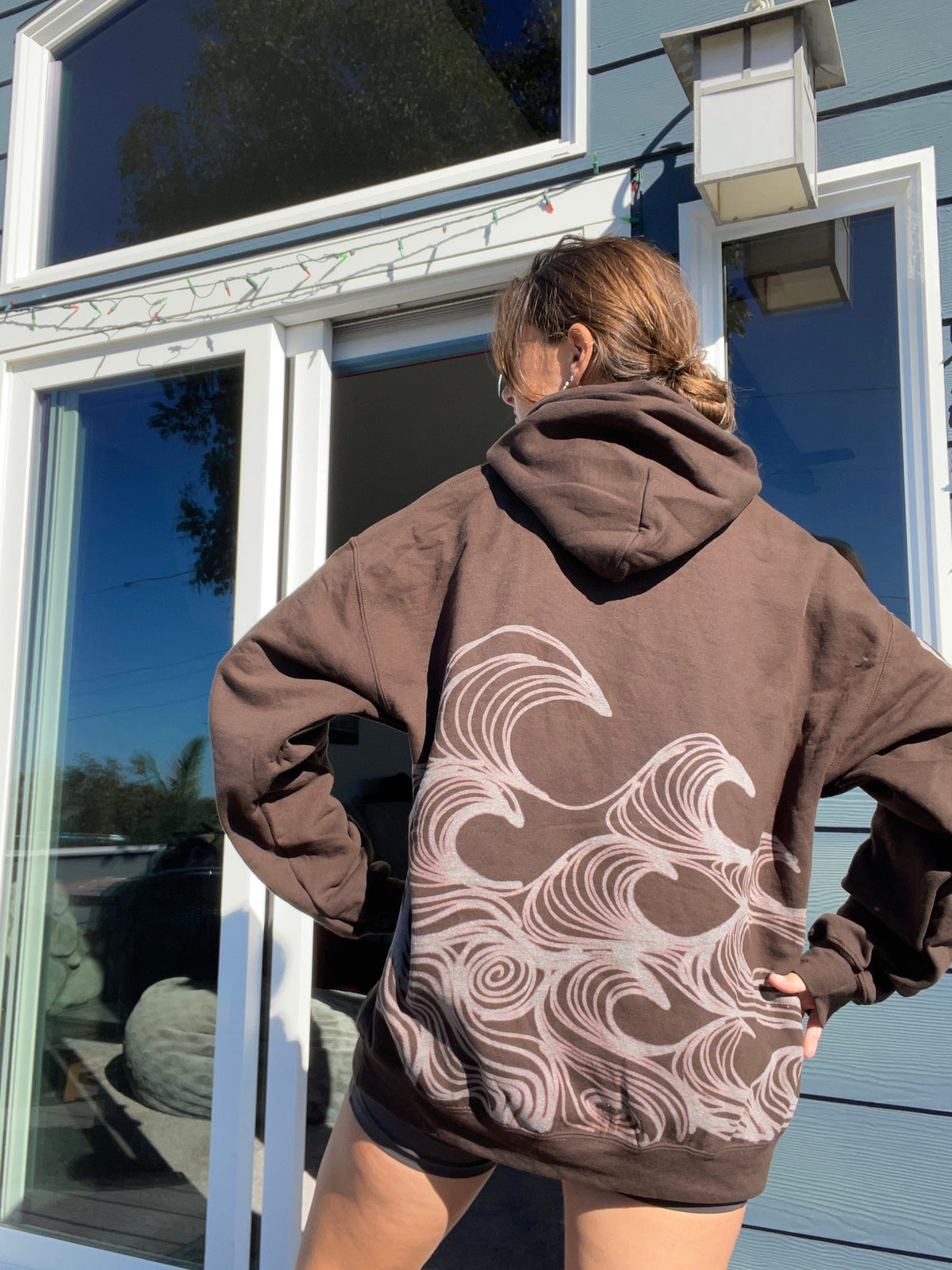 …WAVES HOODIE
