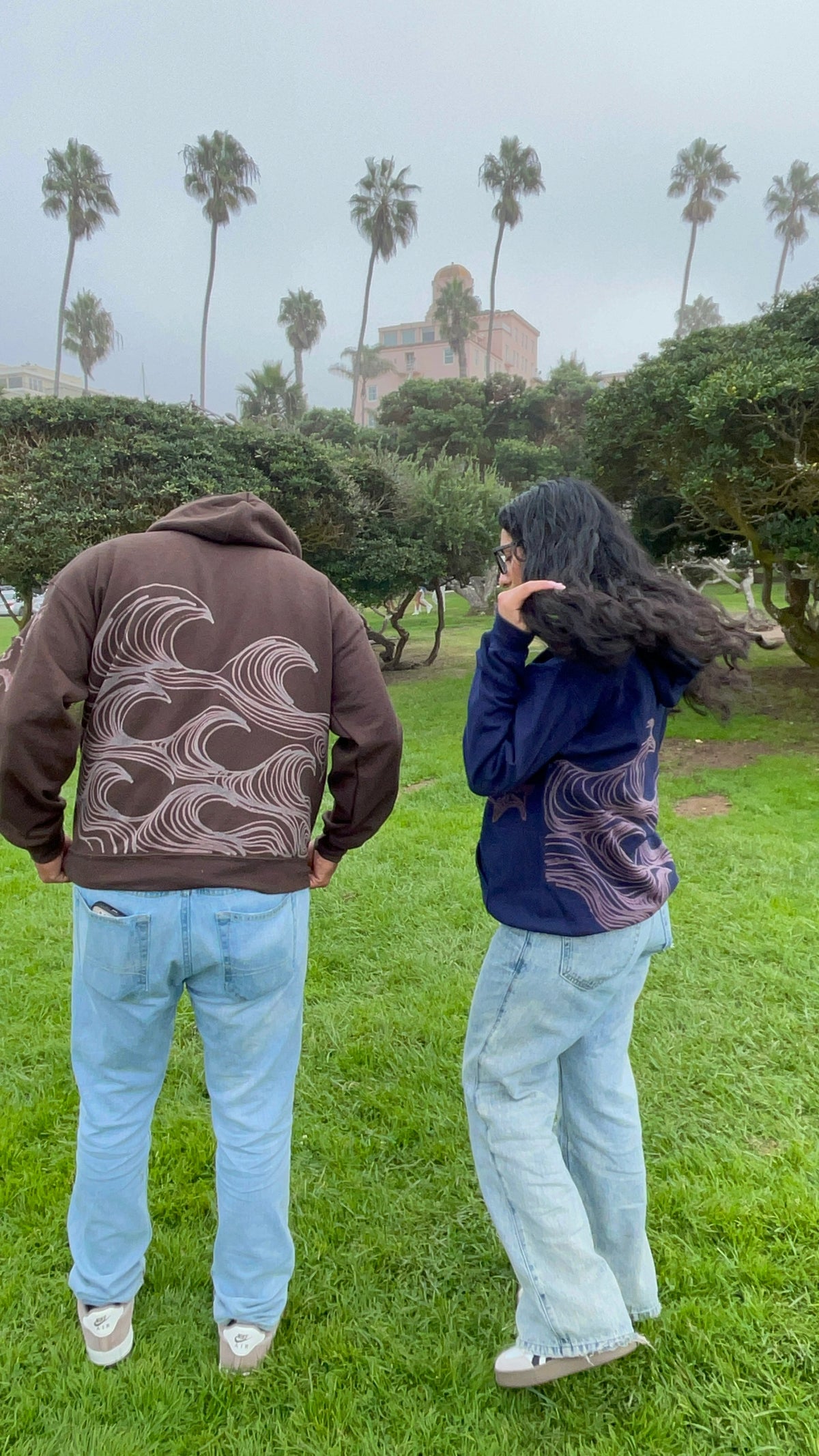 …WAVES HOODIE