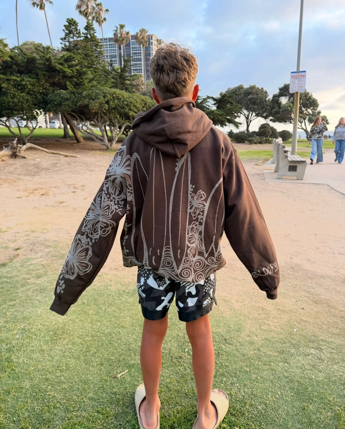 .. TROPICAL SURF HOODIE
