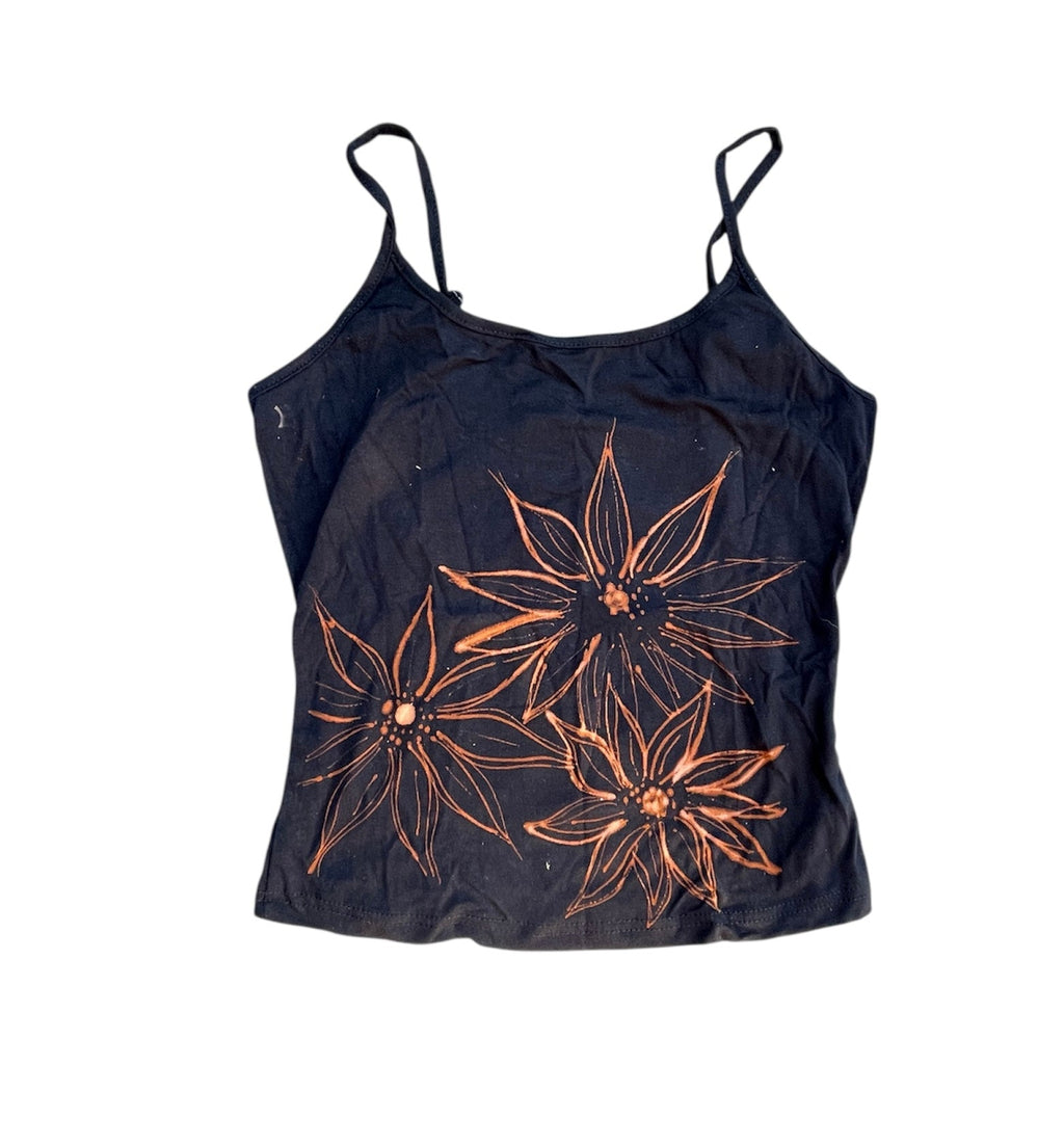 .Simple floral pointed tank