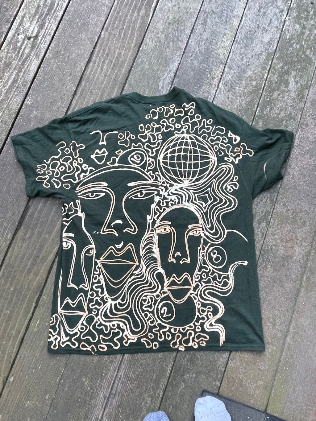 Funky festival faces graphic tee