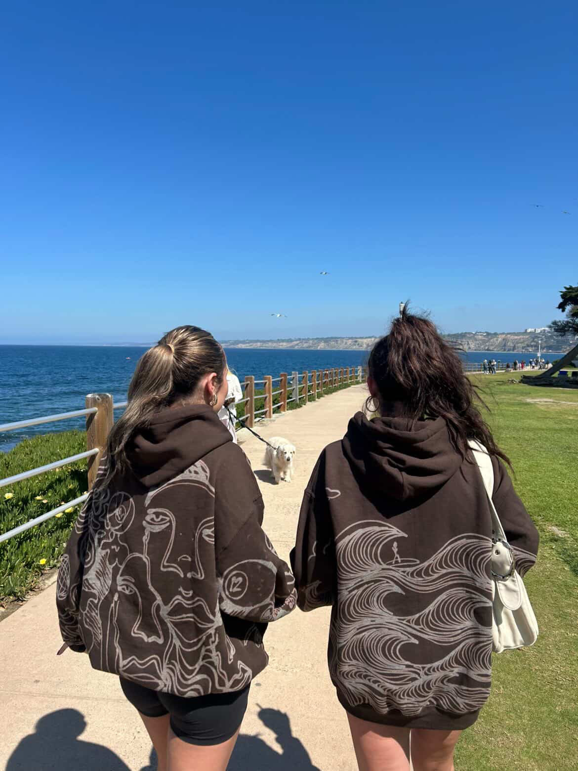 …WAVES HOODIE