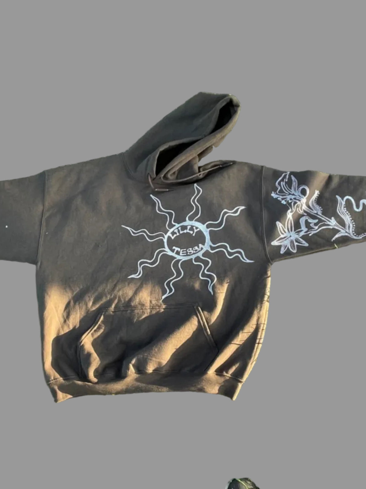 …WAVES HOODIE