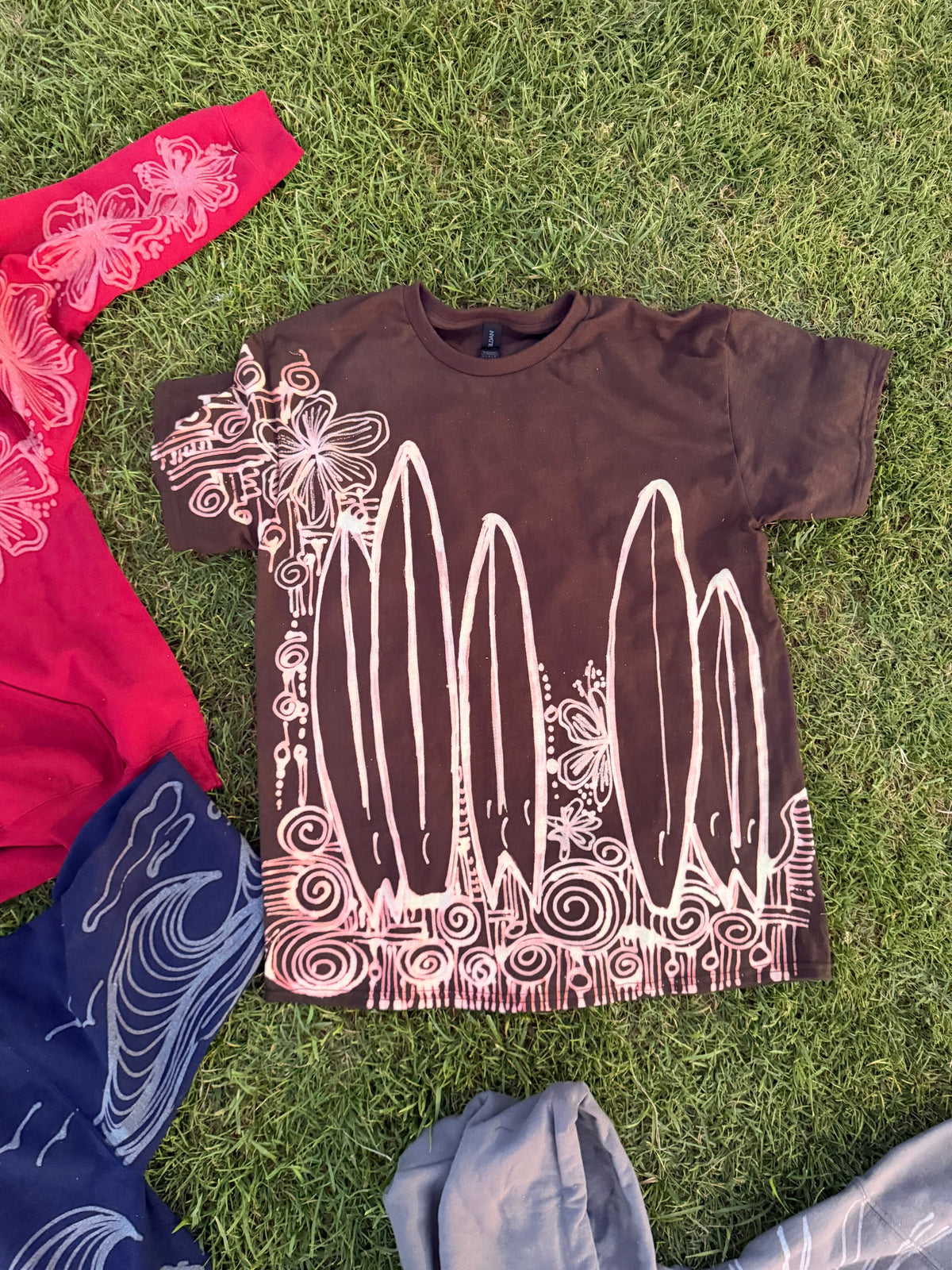 .. Tropical surf tee