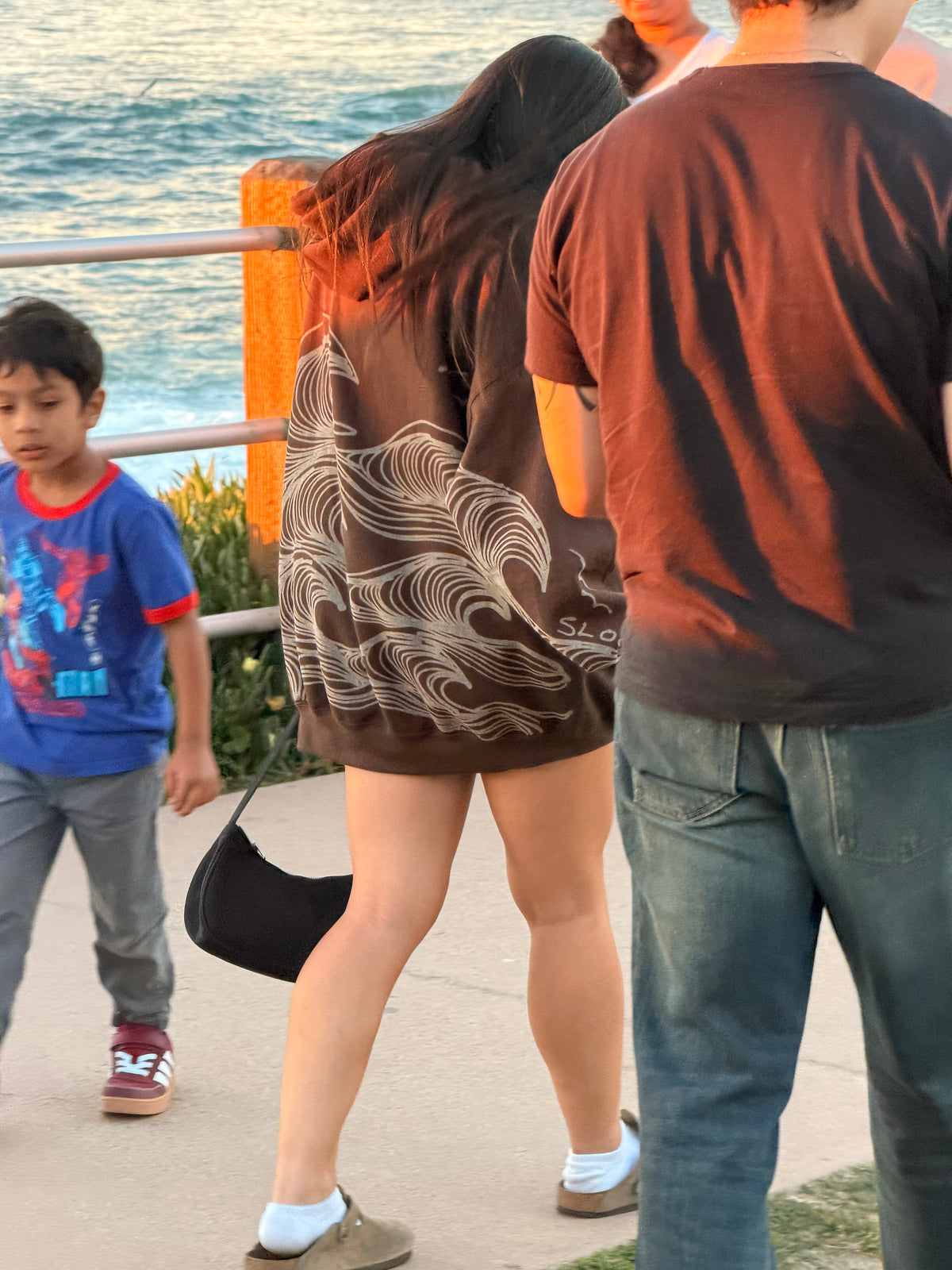…WAVES HOODIE