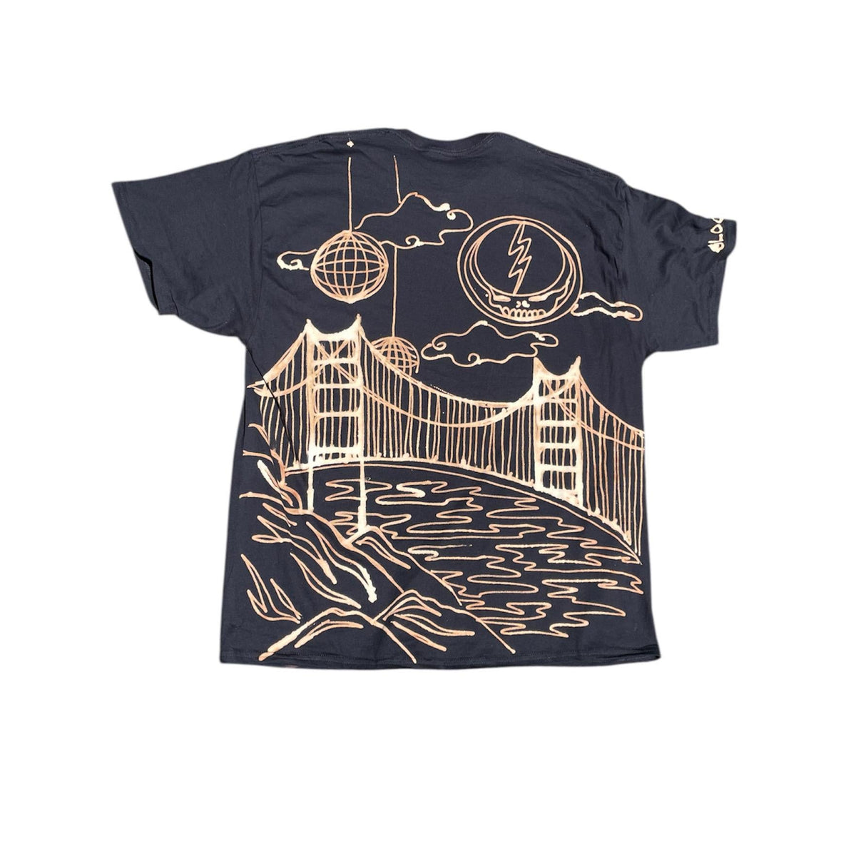 Handpainted San Fransisco skyline graphic tee